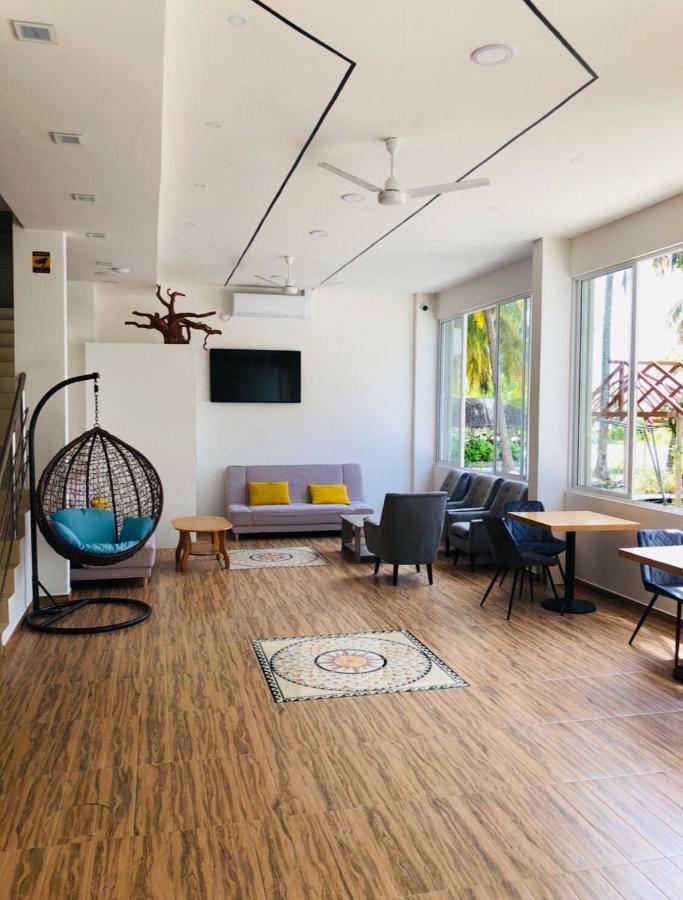 Icom Marina Sea View Hotel Maafushi Exterior foto