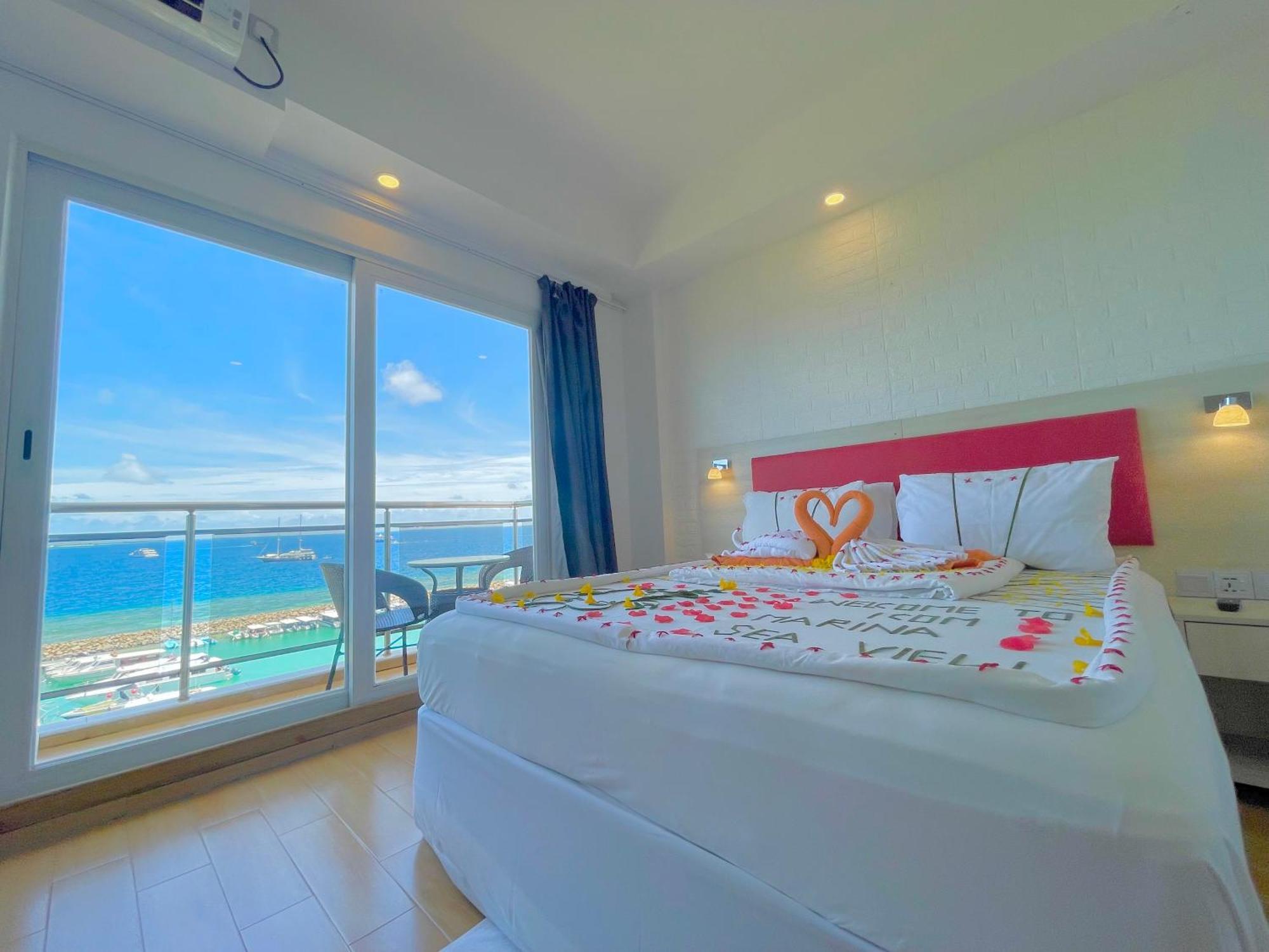 Icom Marina Sea View Hotel Maafushi Exterior foto